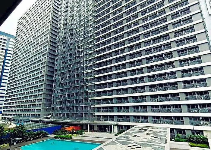 Hotel Family With Balcony Manila